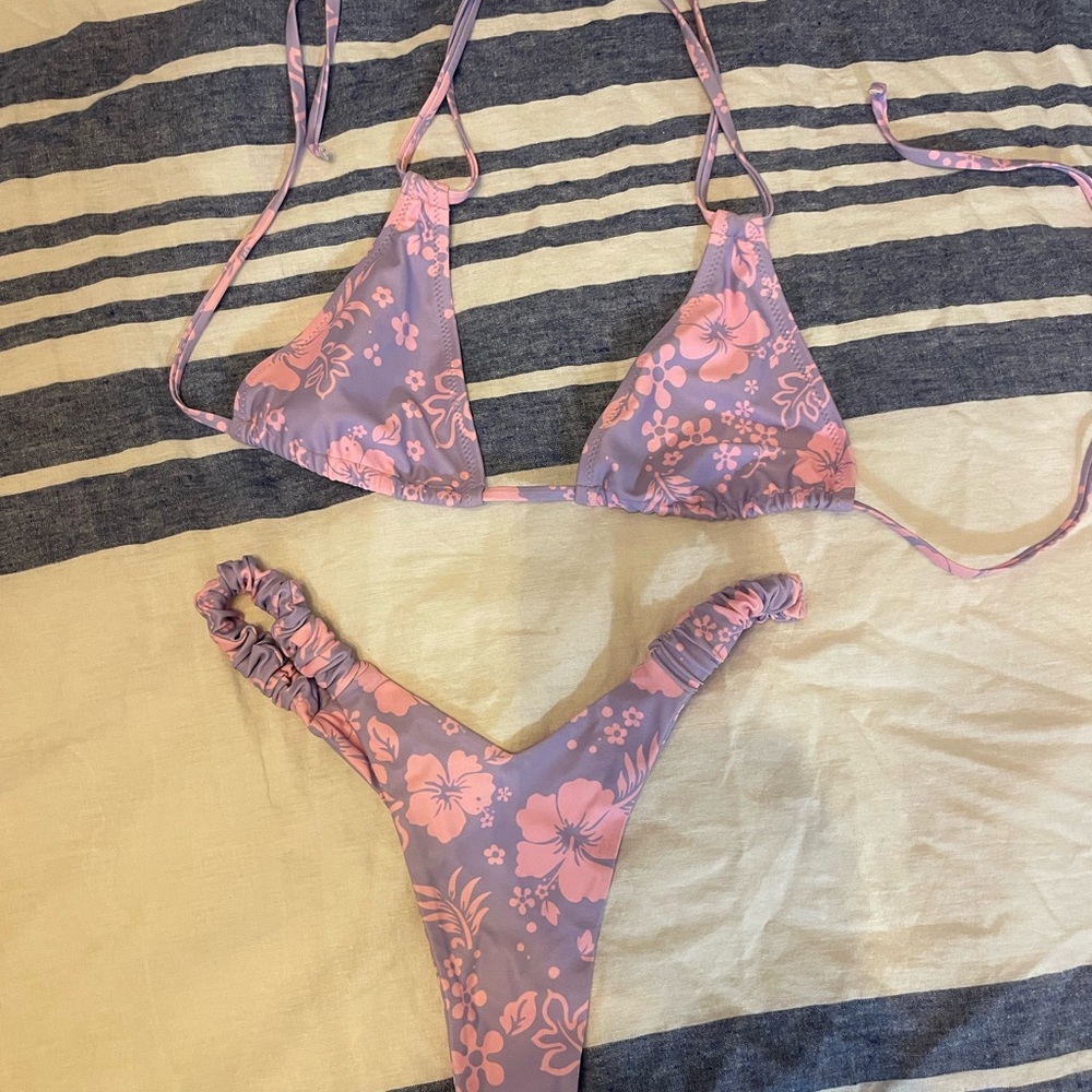 Kulani Kinis purple & pink Hawaiian flower bikini
